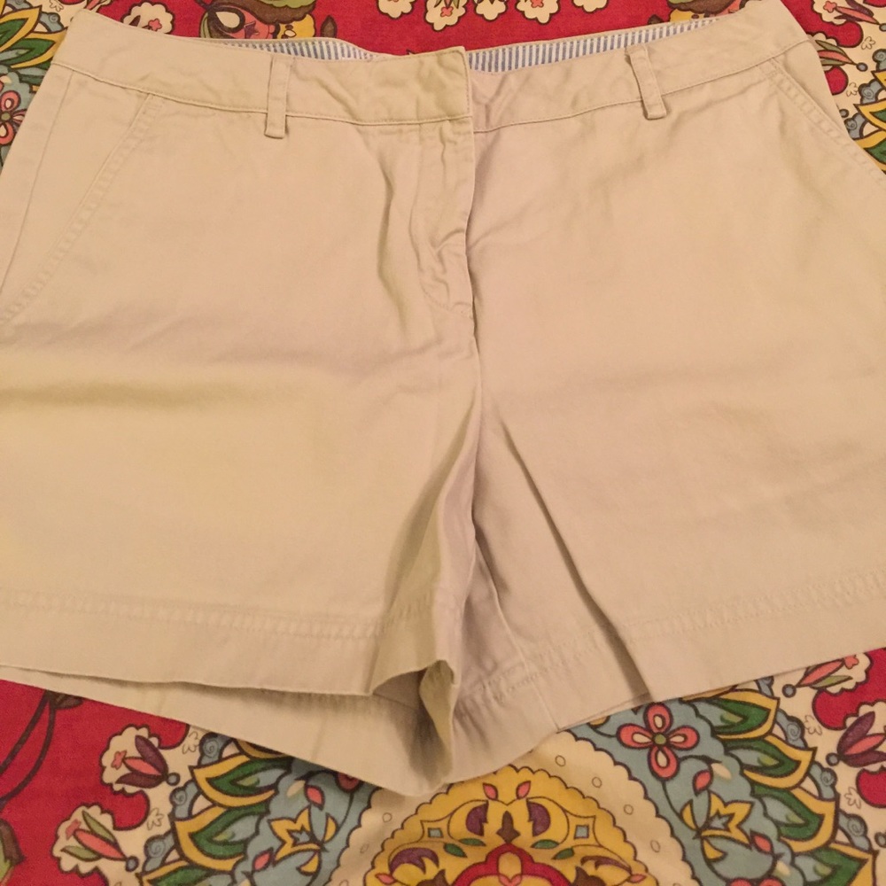 Tommy Hilfiger light khaki shorts size 8